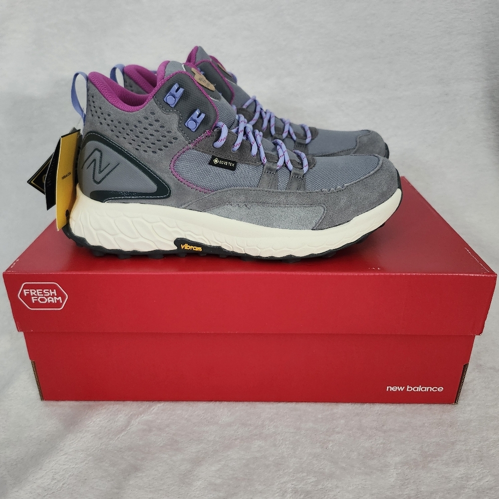 NEW BALANCE Trail Running Hi Cut Shoes Vibram Sole Waterproof Gore-Tex Size 10.5